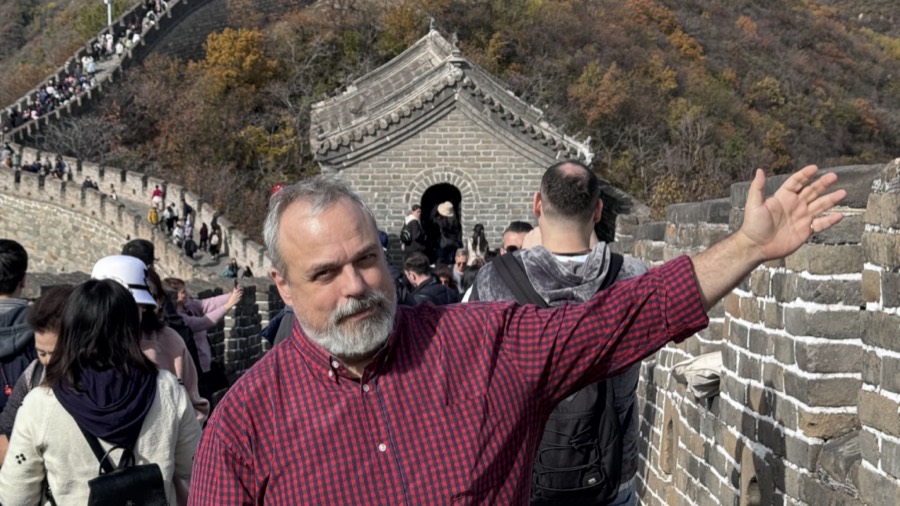 Iván Montoliu en la Gran Muralla China